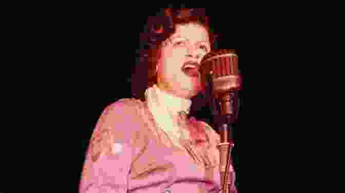 Patsy Cline Performing On Stage, With A Microphone In Her Hand And A Smile On Her Face. Honky Tonk Angel: The Intimate Story Of Patsy Cline